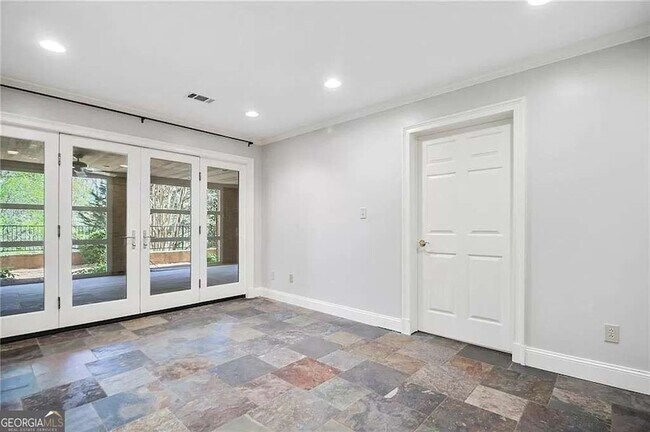 Building Photo - 460 Ivy Park Ln NE