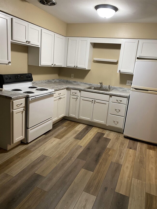 Building Photo - 110 N Blair St