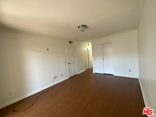 Building Photo - 9 Willowcrest Ln