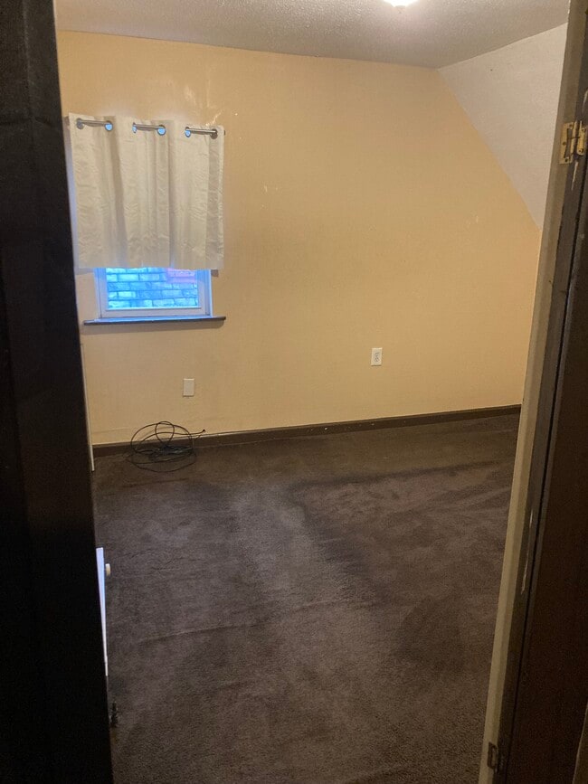 Building Photo - 89 W Walnut St