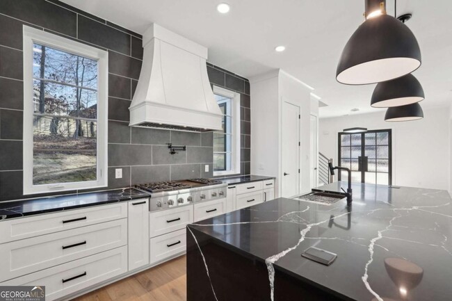 Building Photo - 120 Thome Dr