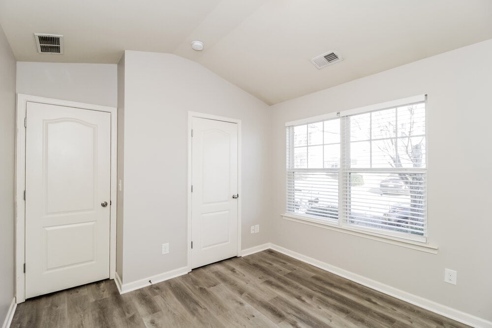 Building Photo - 162 High Point Way