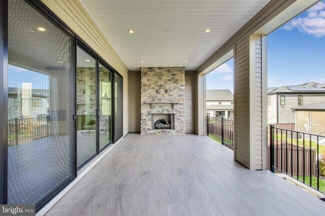 Building Photo - 6921 Renita Ln