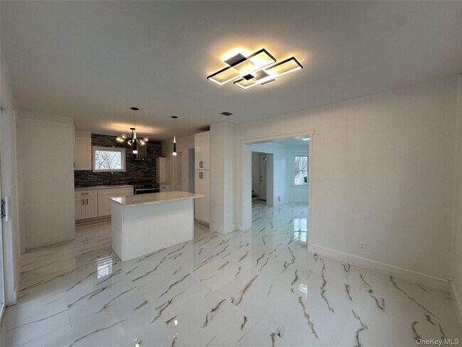 Building Photo - 29 Church St