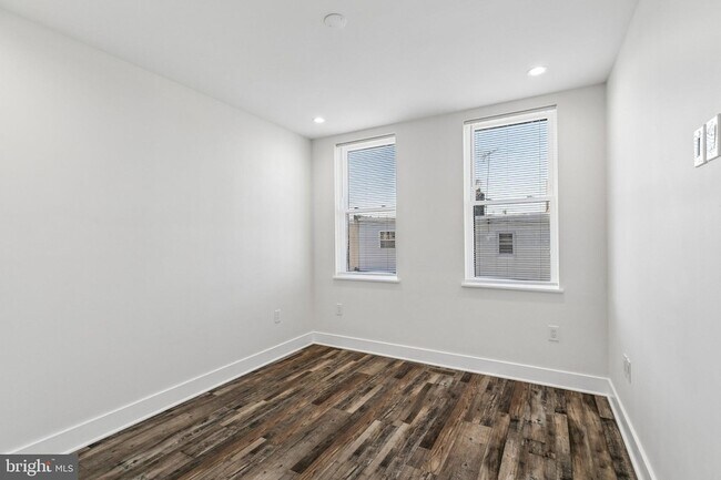 Building Photo - 3156 Almond St