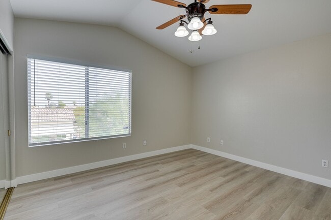 Building Photo - UPGRADED 3 BEDROOM HOME IN GREEN VALLEY