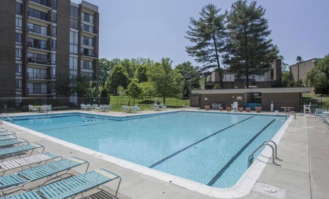 Building Photo - 2114 Bonnywood Ln