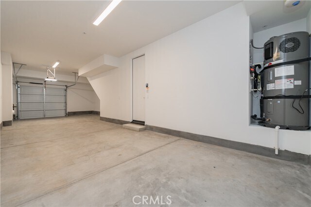 Building Photo - 589 S Lyon St