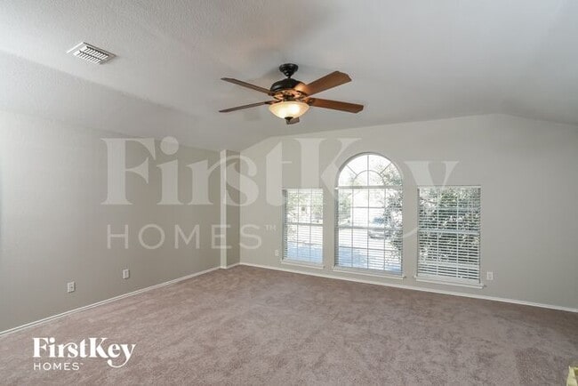 Building Photo - 6122 Kenedy Leaf