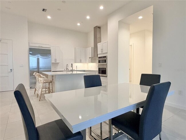 Building Photo - 920 N Osceola Ave