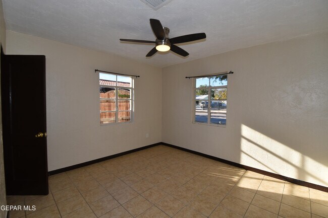 Building Photo - 256 Yale Ave