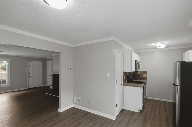 Building Photo - 218 Mill Creek Pl