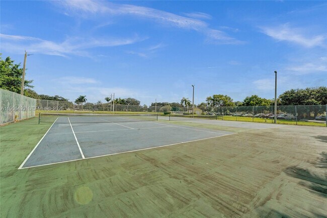 Building Photo - 417 Vista Isles Dr