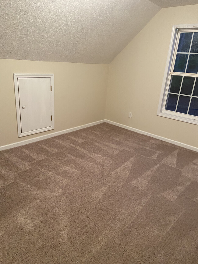 2nd floor bonus room with storage - 1309 Ujamaa Dr