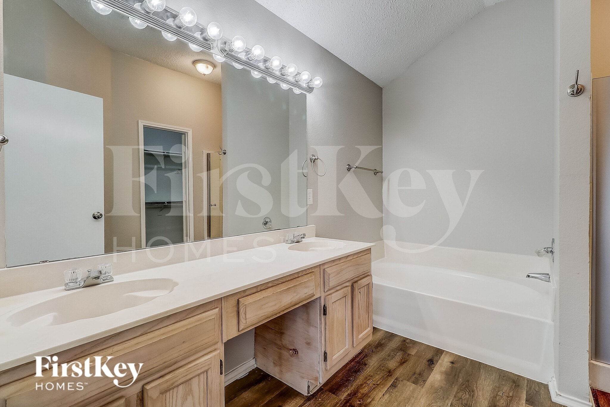 Building Photo - 912 Winterbury Ct