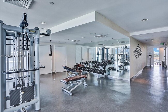 Building Photo - 17001 Collins Ave