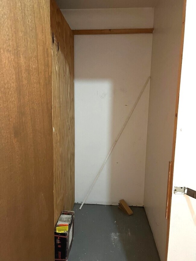 Building Photo - 1931 Prairie Square