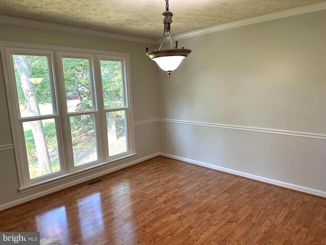 Building Photo - 6316 Forest Grove Dr