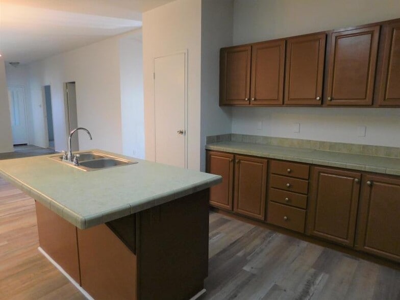 Kitchen Island - 6833 Rea Ave