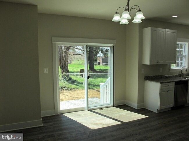 Building Photo - 43 Lee St