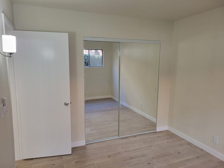 Building Photo - 303 Ohio St