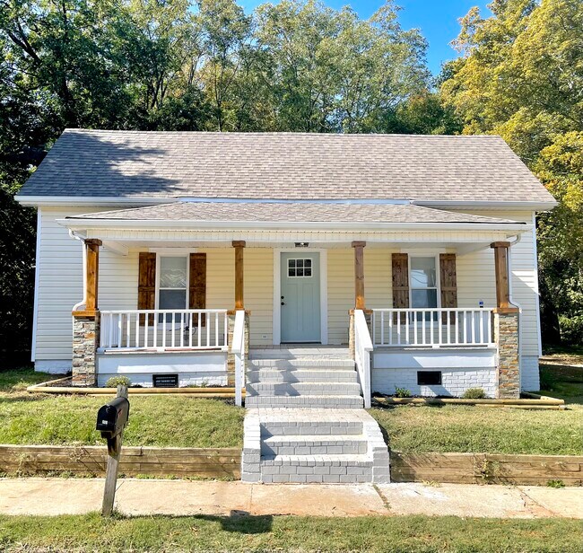 Building Photo - 113 N Patterson St