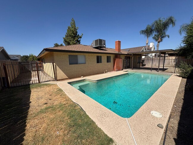 Building Photo - Old Style Charm home with pool Available Now!