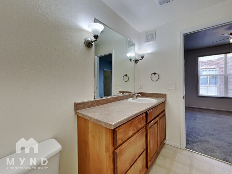 Building Photo - 3872 S Dallas St