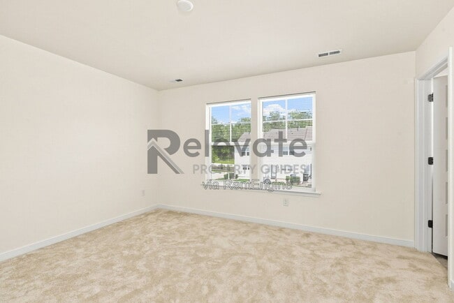Building Photo - 250 Greenpark Rd