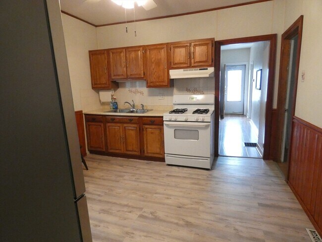 Building Photo - 15 Cypress St