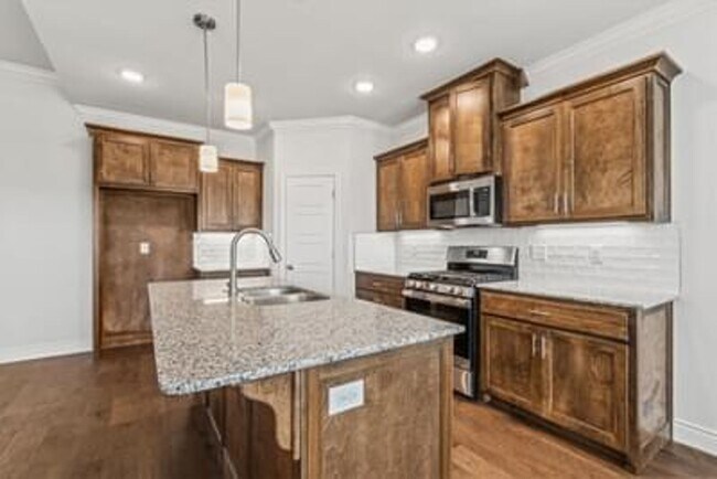 Building Photo - 1124 Laux Ln