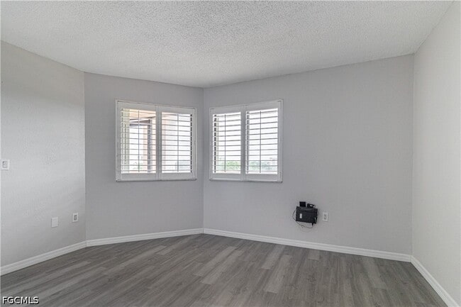 Building Photo - 7410 Lake Breeze Dr