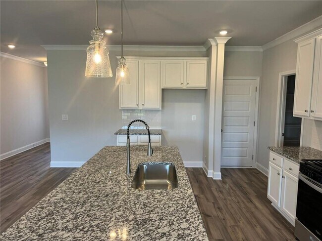 Building Photo - 3230 Westgate Park Dr