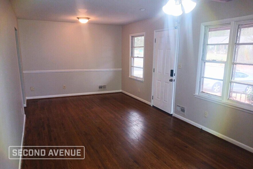 Building Photo - 816 Wear Dr