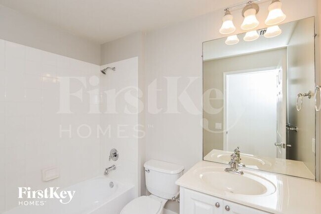 Building Photo - 1768 Dittmer Cir SE