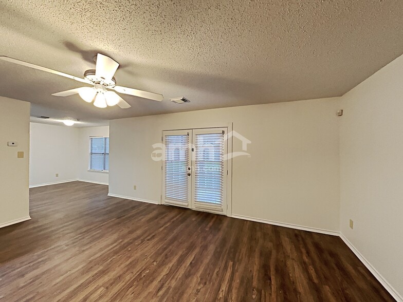 Building Photo - 8334 Tavern Pt