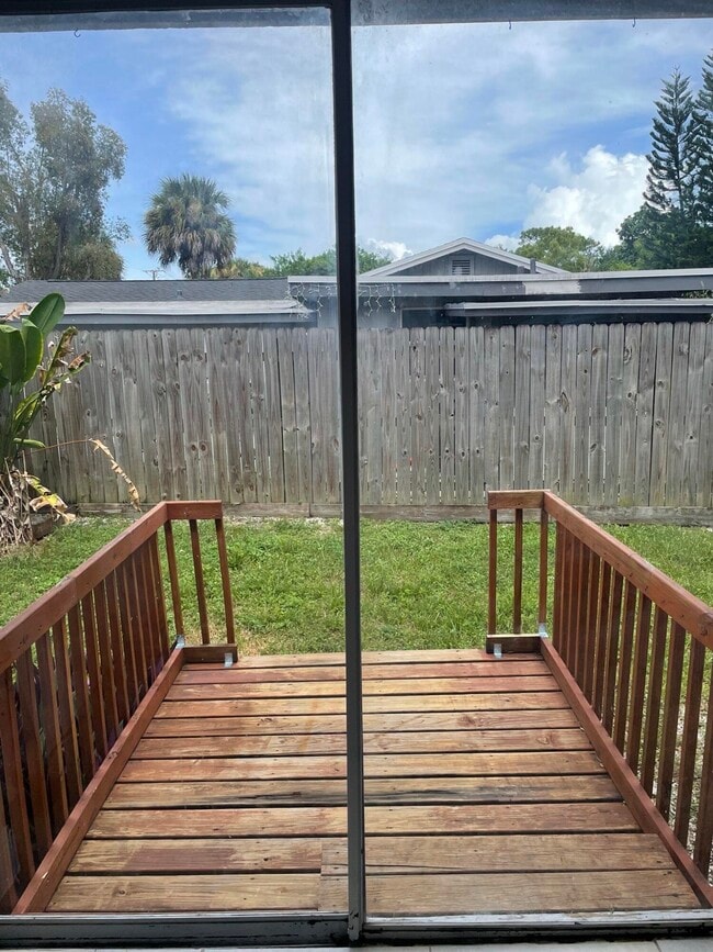 Building Photo - 1990 SW 9th St