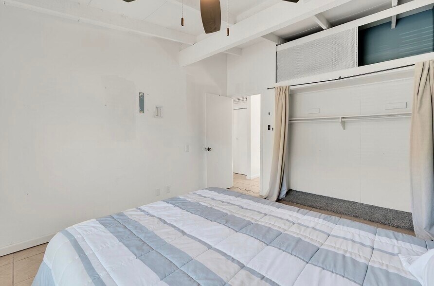 Building Photo - 920 Raintree Pl