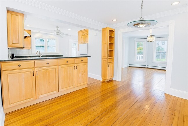 Building Photo - 133 Brattle St