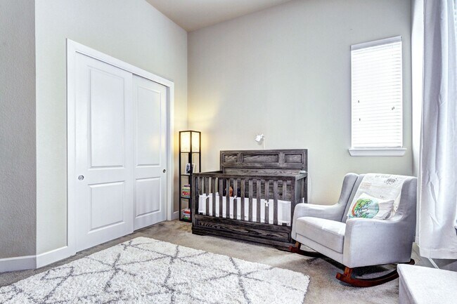 Building Photo - Private 2 bed 2 bath Condo in Inverness En...