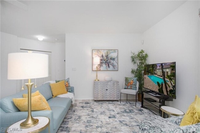 Building Photo - 700 Diamond Cir