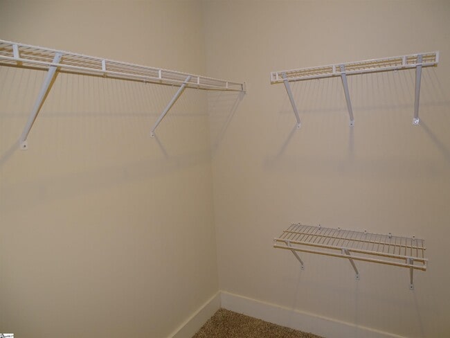 Building Photo - 146 Bromes Wy