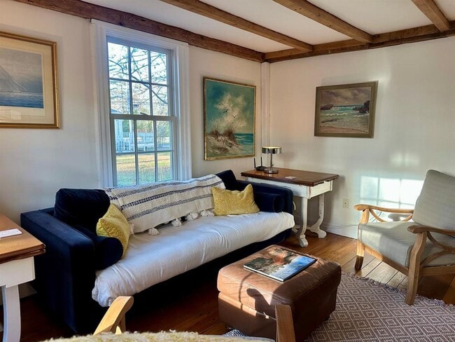 Building Photo - 43 Pennywise Ln