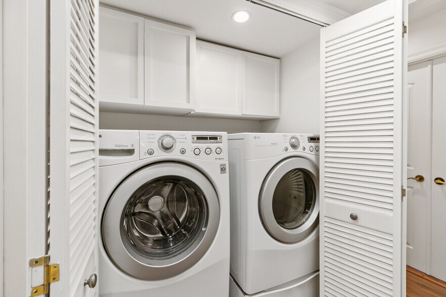 Inside Laundry with Washer and Dryer - 4013 Via Manzana