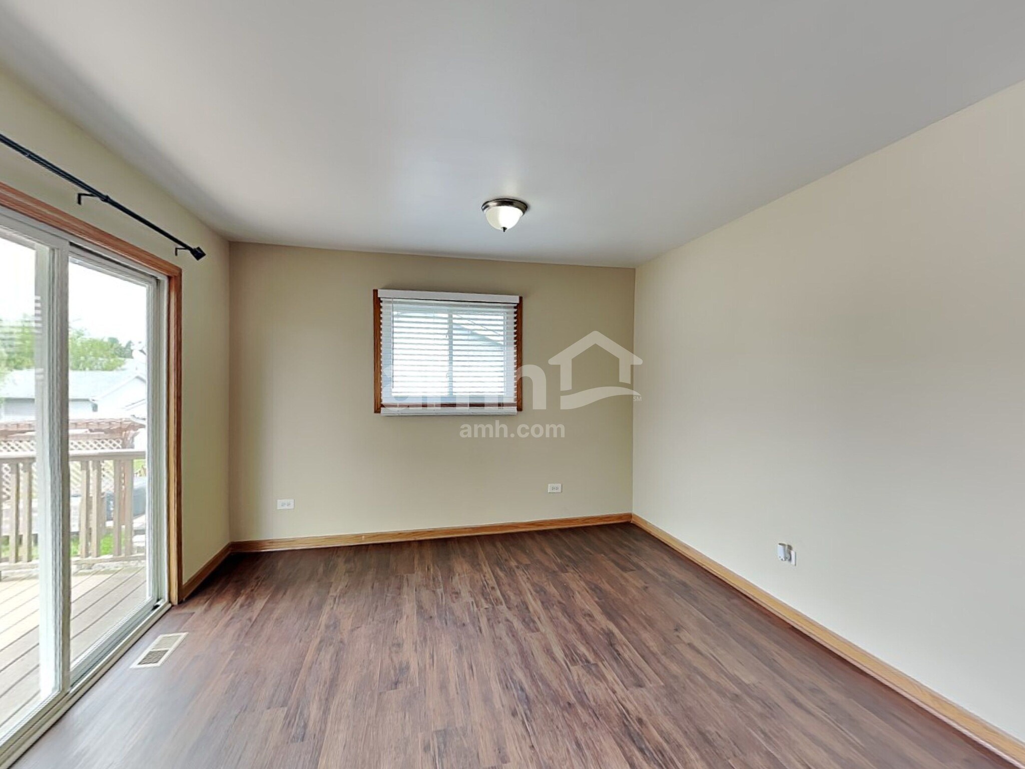 Building Photo - 2113 Cumberland Dr