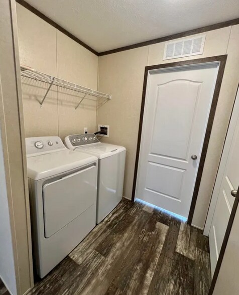 Building Photo - 6580 N Hampshire Dr