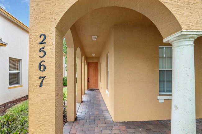 Building Photo - 2567 SE Ruskin Dr