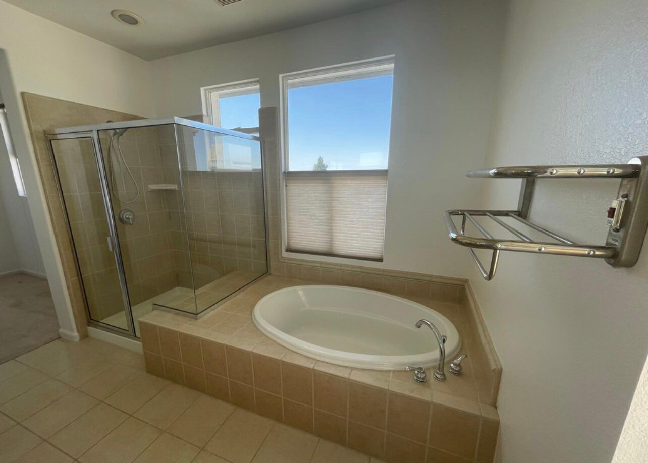 Building Photo - 672 Via Rialto