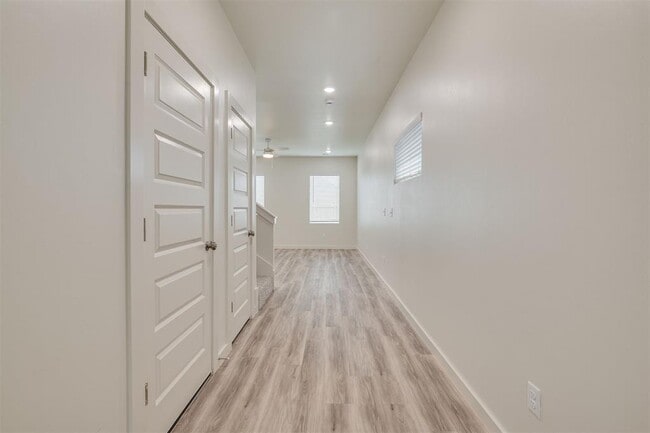 Building Photo - 8909 NW 109th St