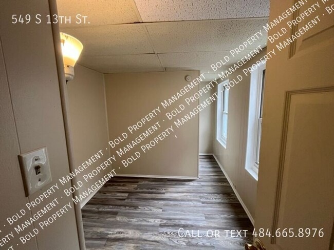 Building Photo - 549 S 13th St